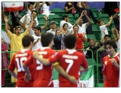 صداوسیما پخش مستقیم مسابقه فوتسال ایران و اسپانیا را به دلیل پخش اخبار ورزشی قطع کرد