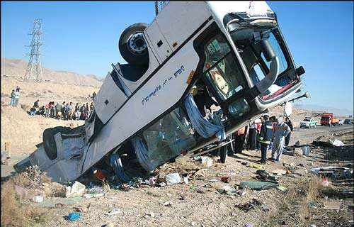 واژگونی اتوبوس اسکانیا 40 مجروح بر جای گذاشت