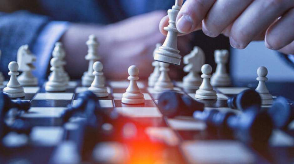 رد پای یک حاشیه در تعویق انتخابات شطرنج