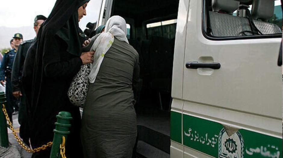 روزنامه همشهری: مقابله با بدحجابی را نباید امنیتی کرد