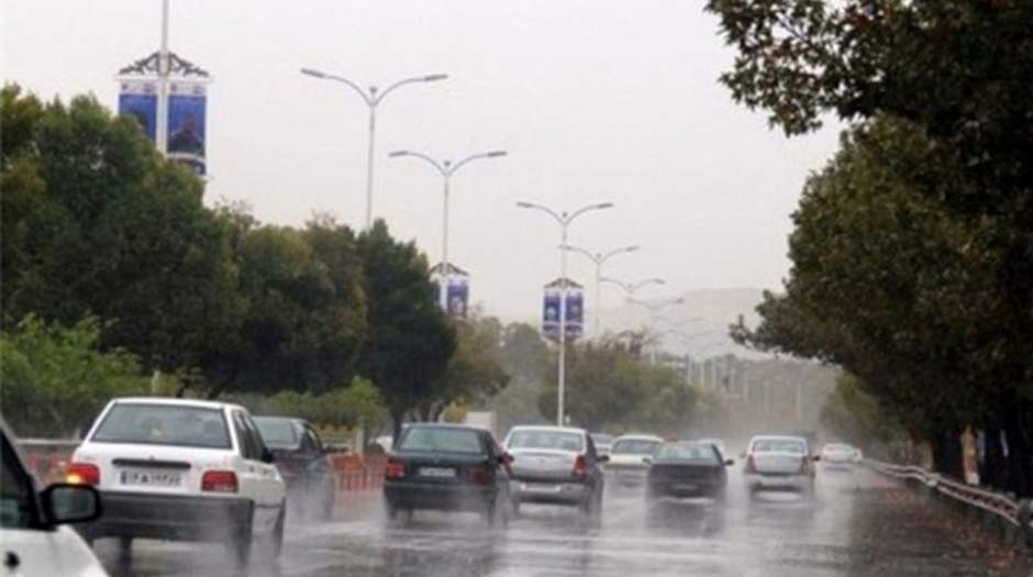 بارش باران در محورهای مواصلاتی ۱۰ استان کشور