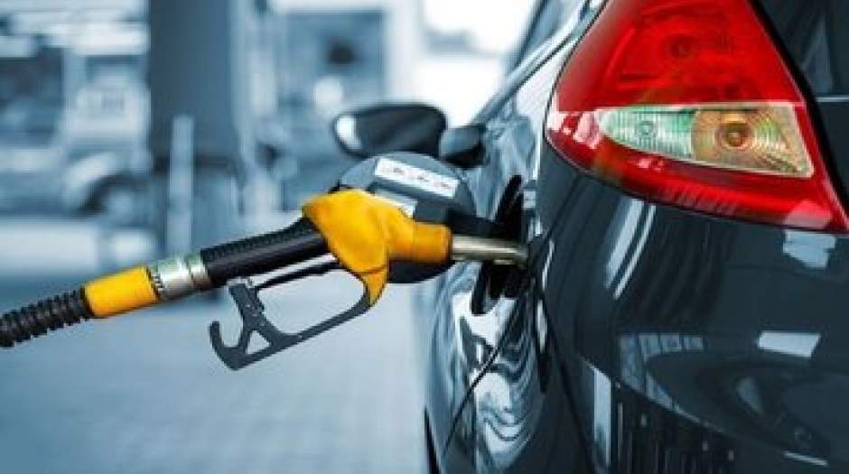 تصمیم قطعی پزشکیان درباره‌ی قیمت بنزین اعلام شد