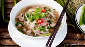 غذاهایی که باید در سفر به ویتنام امتحان کنید